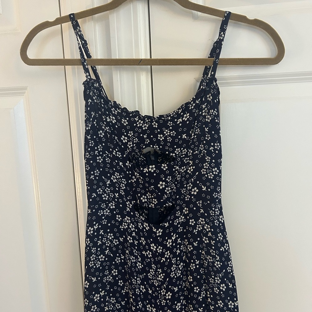 Reformation Fergie Jumpsuit in Navy Floral - Picture 7 of 10